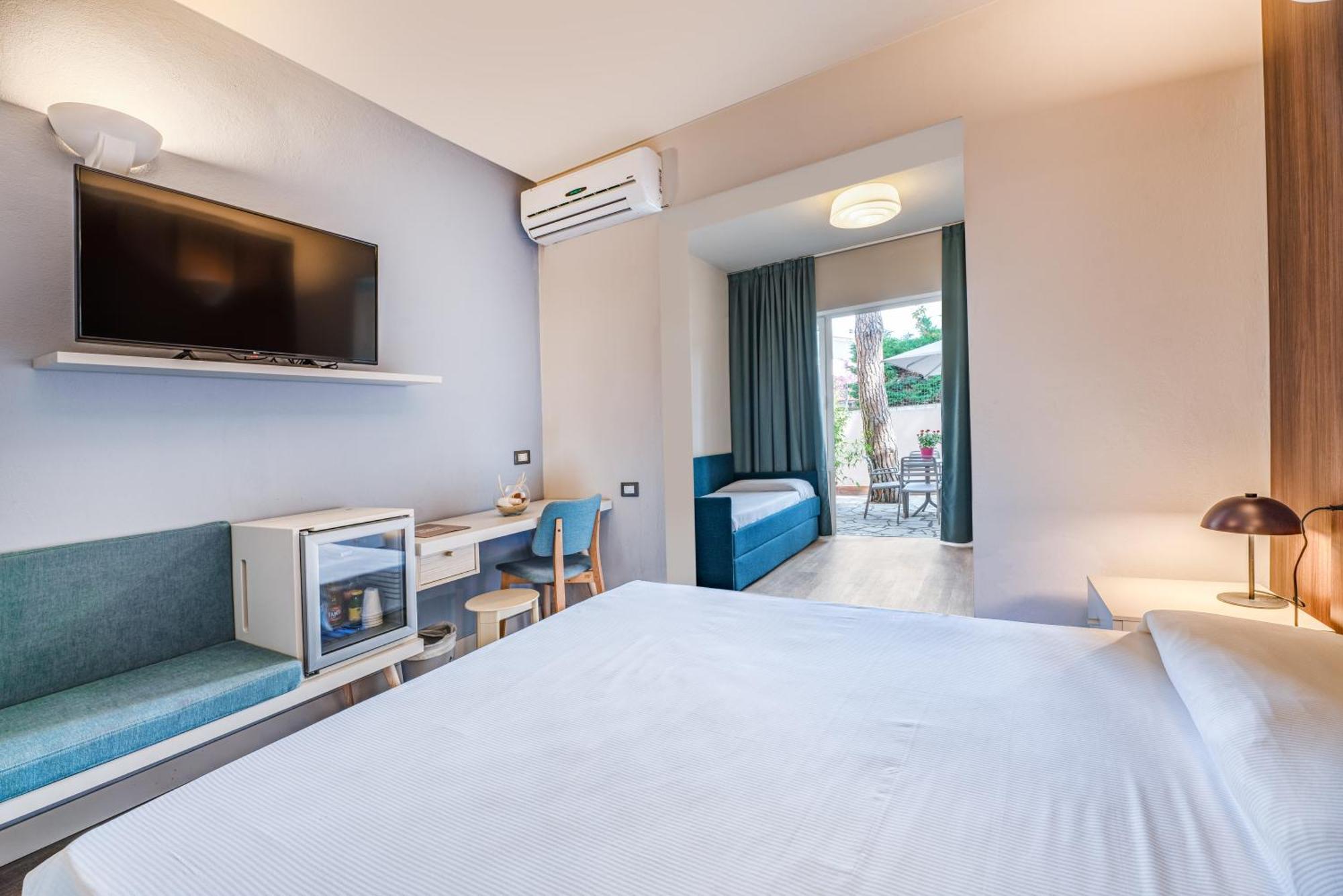 Hotel Riva Del Sole Марина-ди-Кампо Экстерьер фото