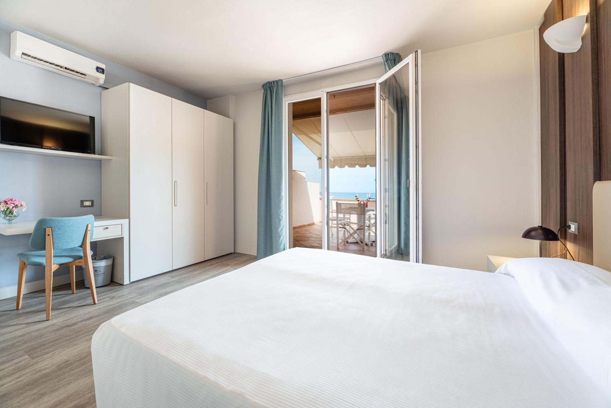 Hotel Riva Del Sole Марина-ди-Кампо Экстерьер фото
